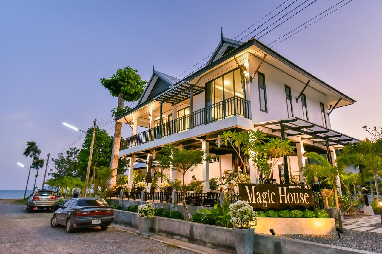 Magic House - No Pets Allowed Chumphon Ngoại thất bức ảnh